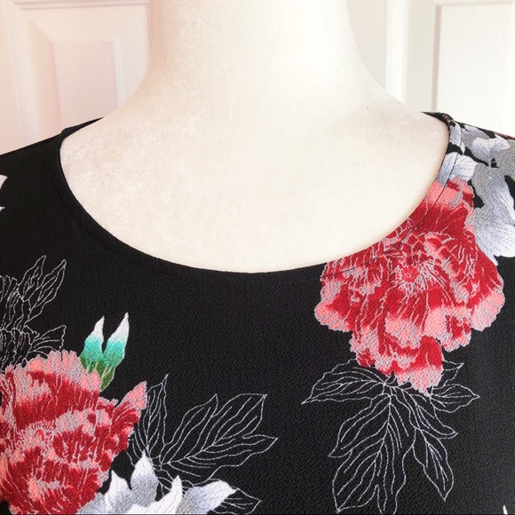 Bobeau Black Multi Floral Print Whimsigoth 3/4 Bell Sleeve Blouse Medium - Picture 3 of 15